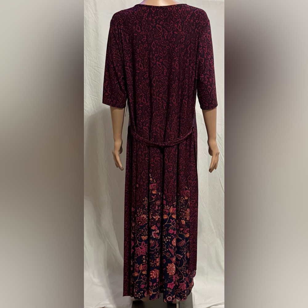 MSK
Plus Size Printed V-Neck Tie-Waist Short-Sleeve Dress - Picture 4 of 11